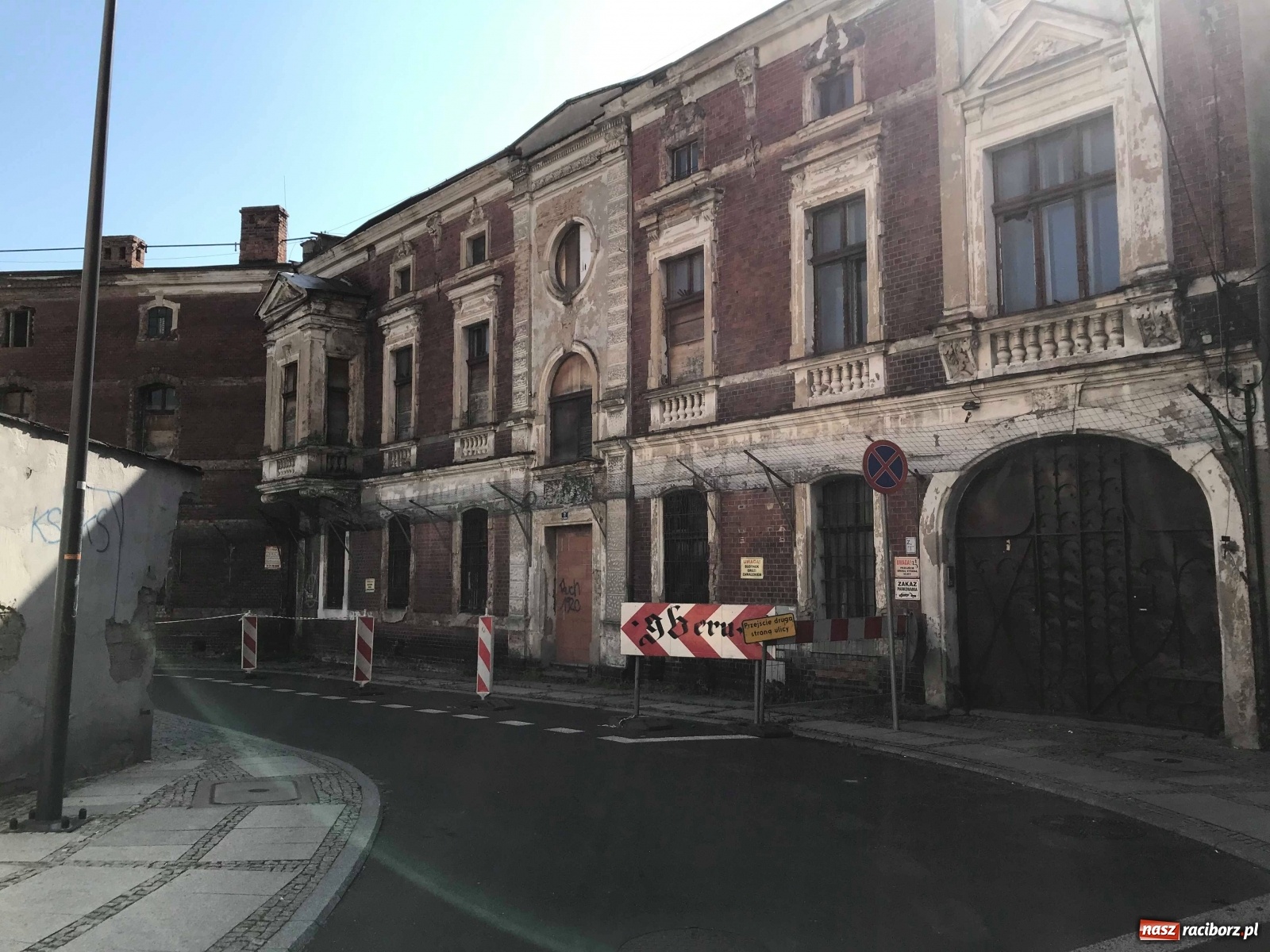 Zdjęcie w galerii na portalu naszraciborz.pl: Komornik wystawił na licytację starą winiarnię przy Zborowej [FOTO i WIDEO] wiadomości z regionu