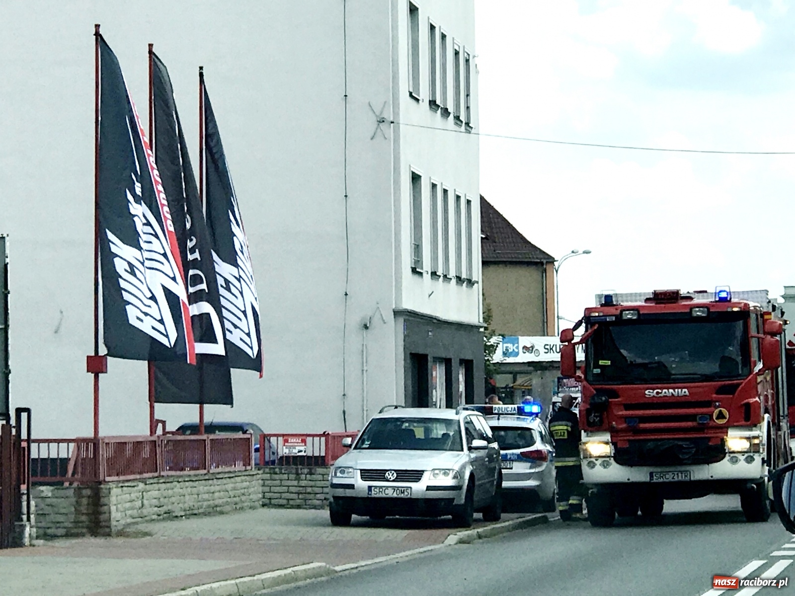 Zdjęcie w galerii na portalu naszraciborz.pl: Trzy zastępy w akcji na Głubczyckiej [FOTO]  wiadomości z regionu