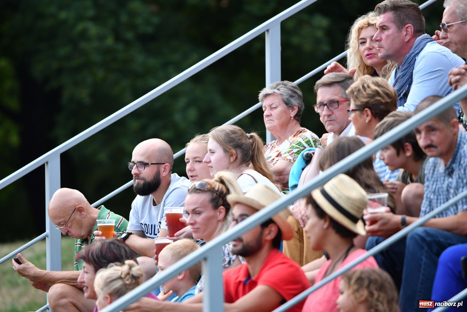 Zdjęcie w galerii na portalu naszraciborz.pl: Kubańskie rytmy rozbujały betonową przystań  wiadomości z regionu