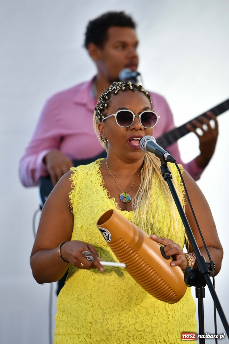 Zdjęcie w galerii na portalu naszraciborz.pl: Kubańskie rytmy rozbujały betonową przystań  wiadomości z regionu