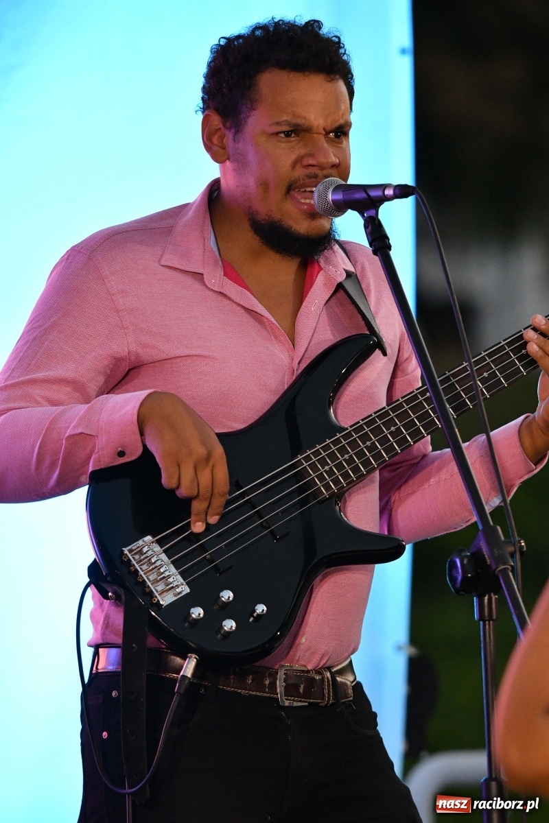 Zdjęcie w galerii na portalu naszraciborz.pl: Kubańskie rytmy rozbujały betonową przystań  wiadomości z regionu