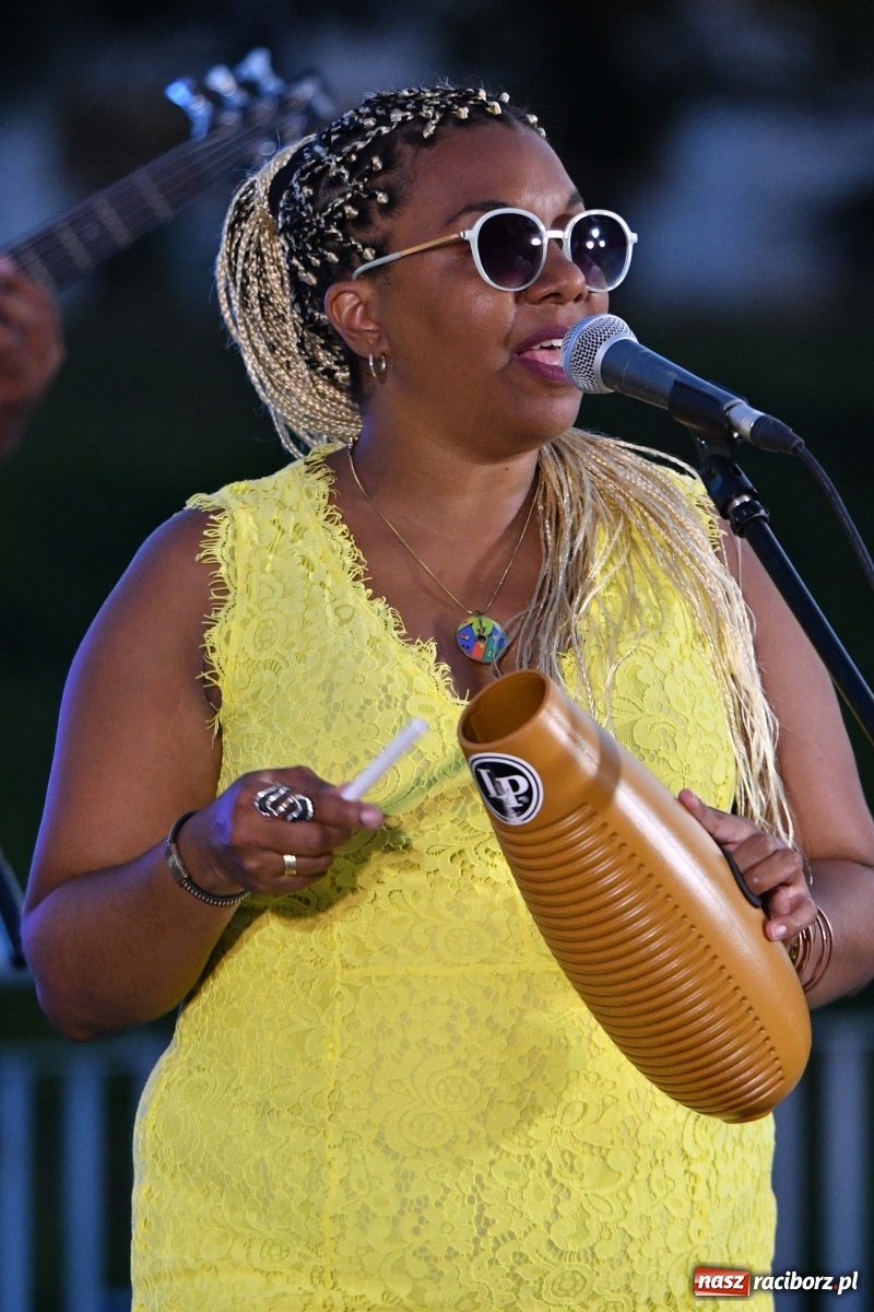 Zdjęcie w galerii na portalu naszraciborz.pl: Kubańskie rytmy rozbujały betonową przystań  wiadomości z regionu