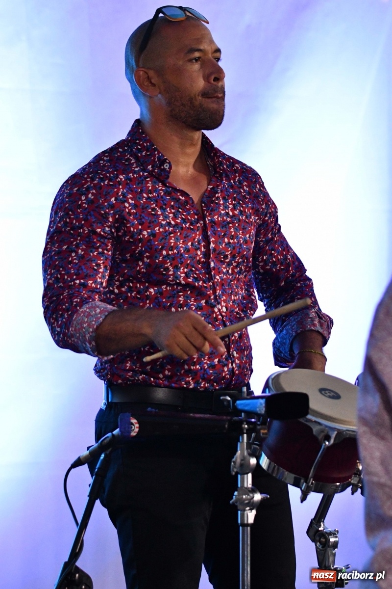 Zdjęcie w galerii na portalu naszraciborz.pl: Kubańskie rytmy rozbujały betonową przystań  wiadomości z regionu