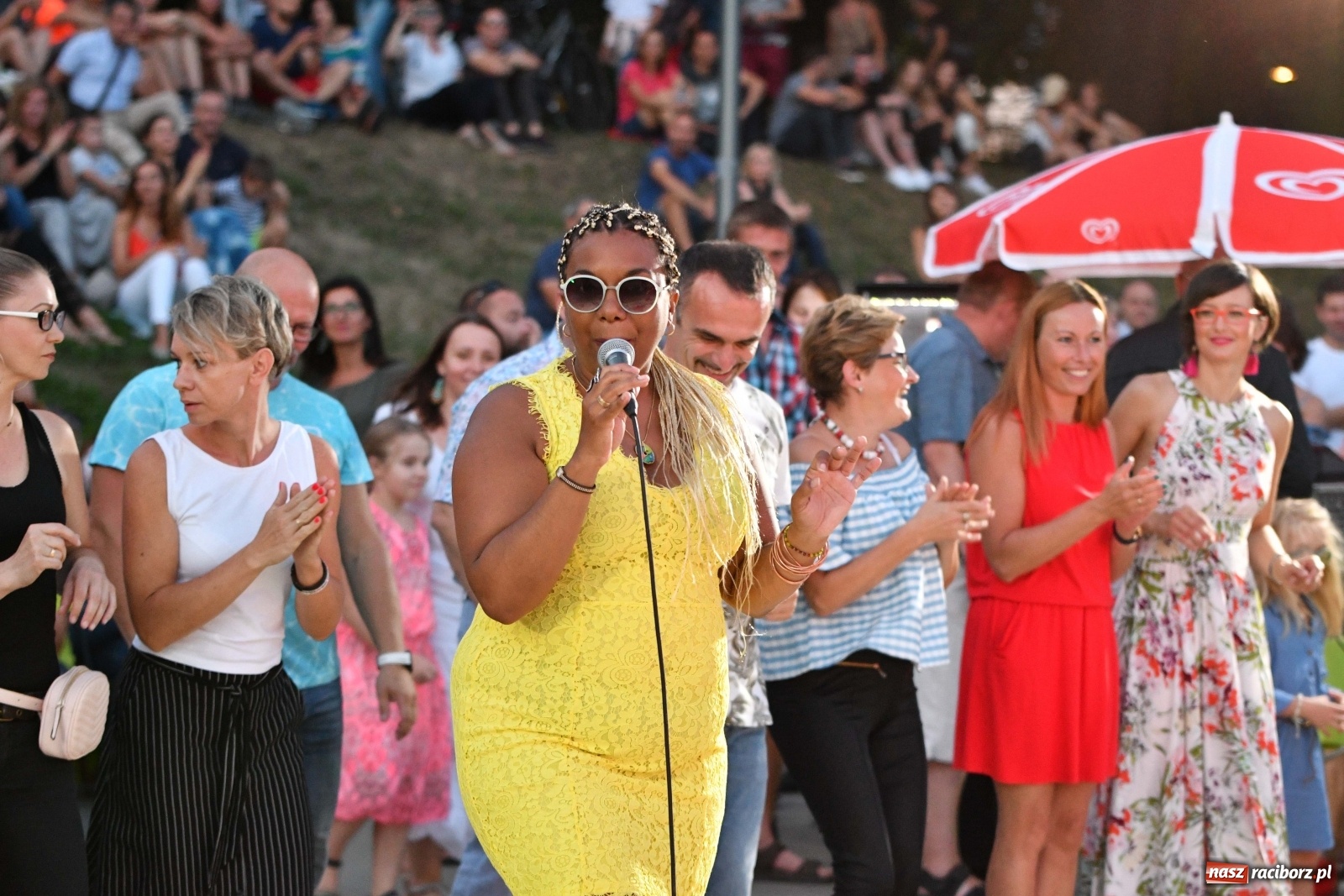 Zdjęcie w galerii na portalu naszraciborz.pl: Kubańskie rytmy rozbujały betonową przystań  wiadomości z regionu