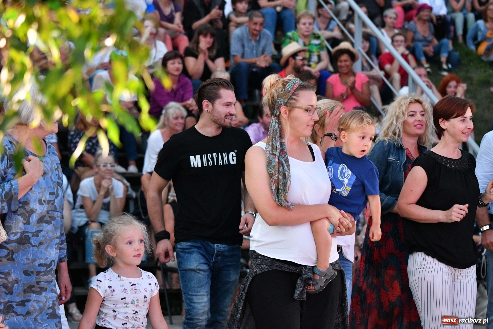 Zdjęcie w galerii na portalu naszraciborz.pl: Kubańskie rytmy rozbujały betonową przystań  wiadomości z regionu