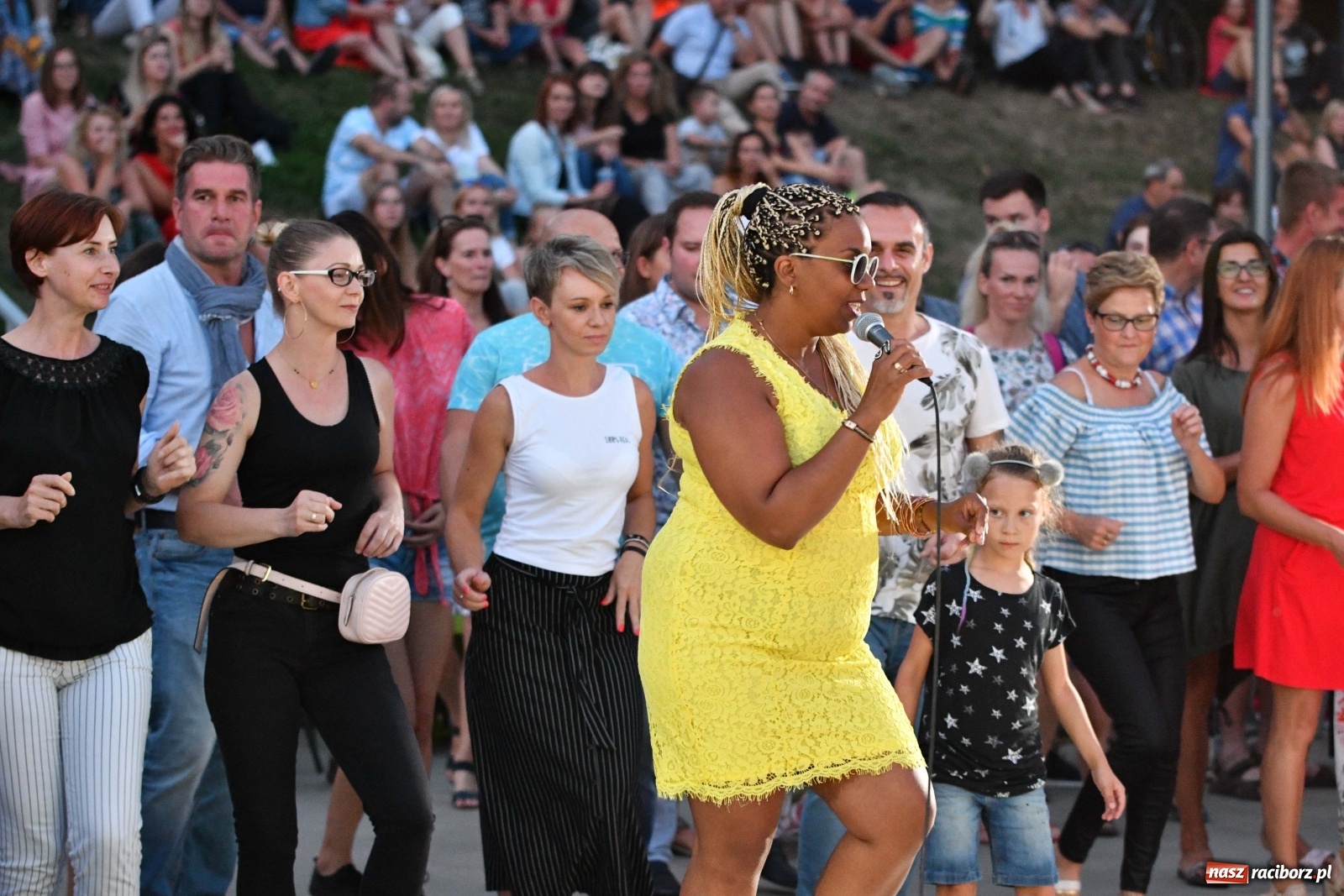 Zdjęcie w galerii na portalu naszraciborz.pl: Kubańskie rytmy rozbujały betonową przystań  wiadomości z regionu