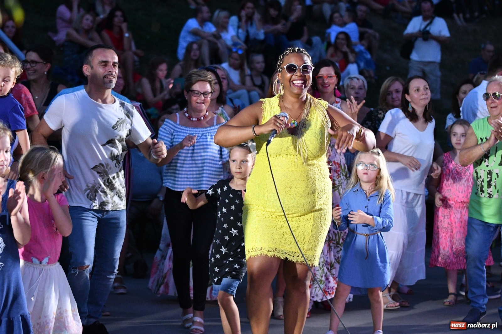 Zdjęcie w galerii na portalu naszraciborz.pl: Kubańskie rytmy rozbujały betonową przystań  wiadomości z regionu