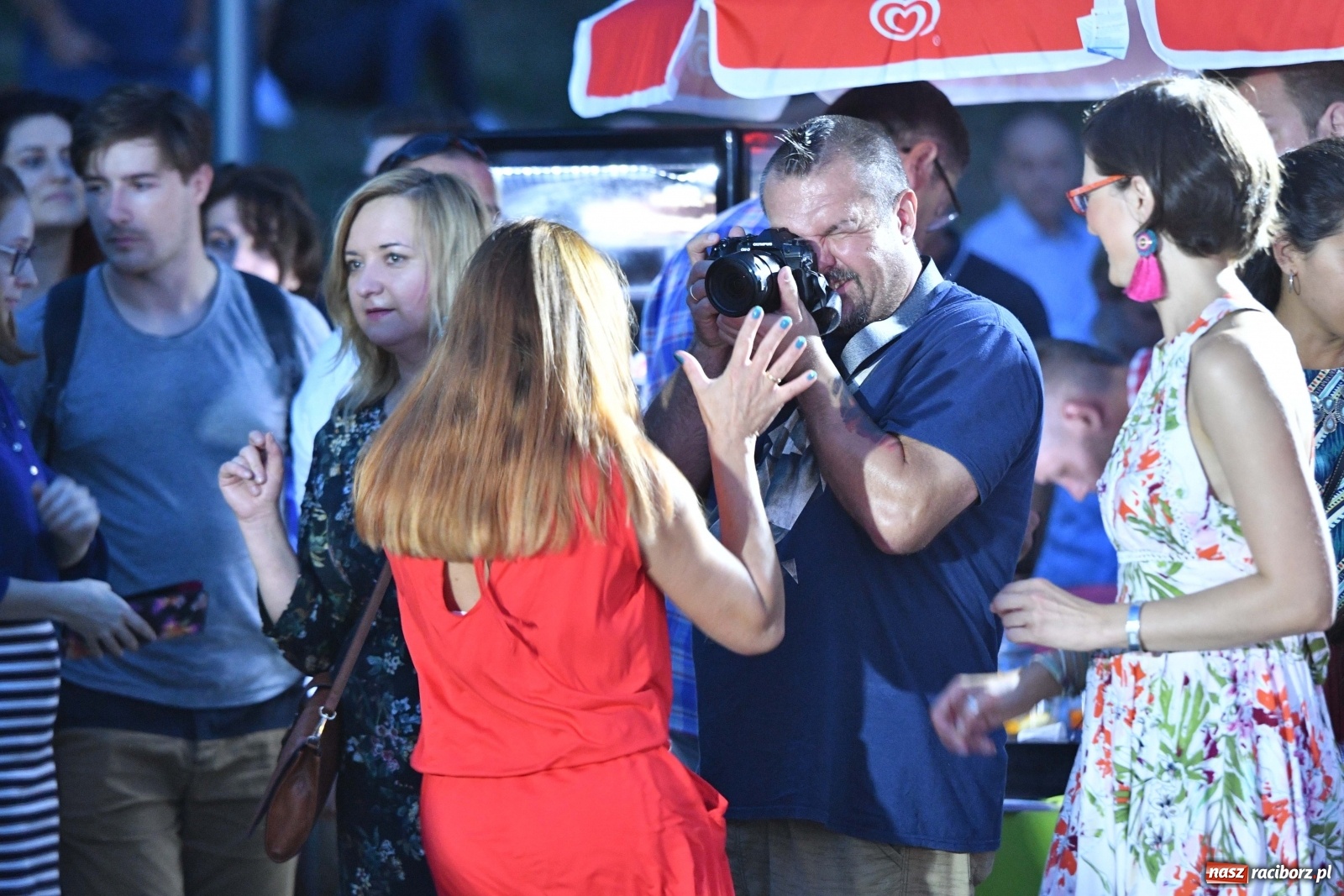 Zdjęcie w galerii na portalu naszraciborz.pl: Kubańskie rytmy rozbujały betonową przystań  wiadomości z regionu