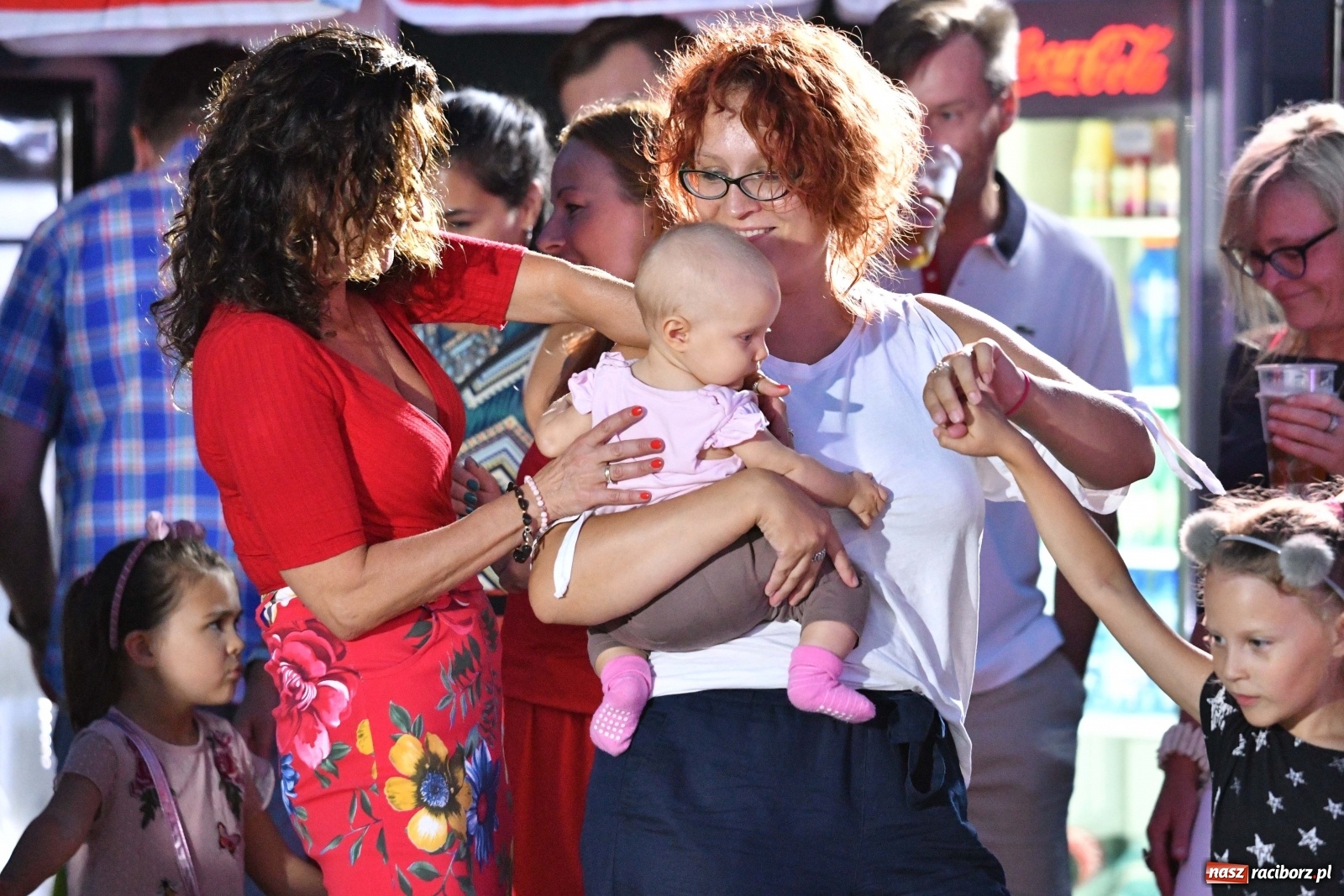 Zdjęcie w galerii na portalu naszraciborz.pl: Kubańskie rytmy rozbujały betonową przystań  wiadomości z regionu