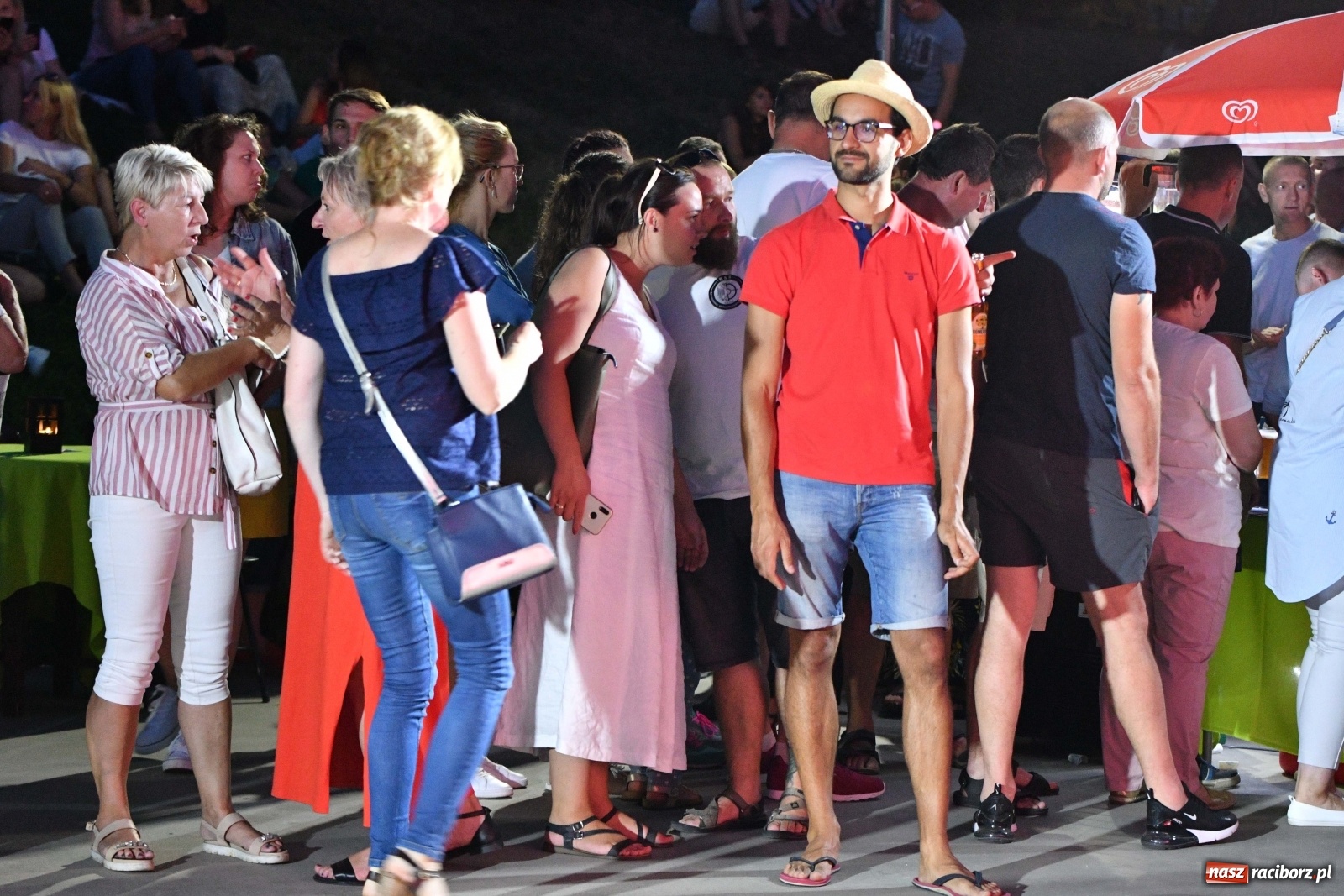 Zdjęcie w galerii na portalu naszraciborz.pl: Kubańskie rytmy rozbujały betonową przystań  wiadomości z regionu