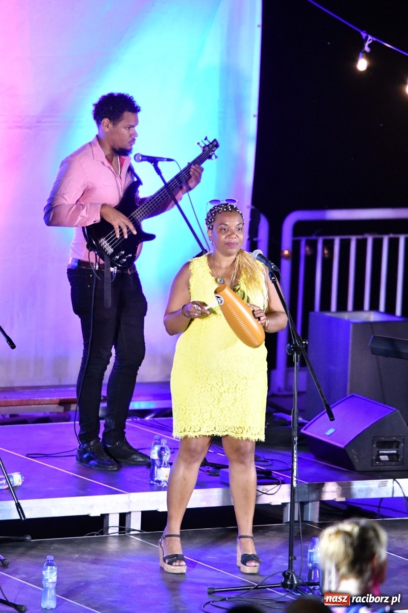 Zdjęcie w galerii na portalu naszraciborz.pl: Kubańskie rytmy rozbujały betonową przystań  wiadomości z regionu