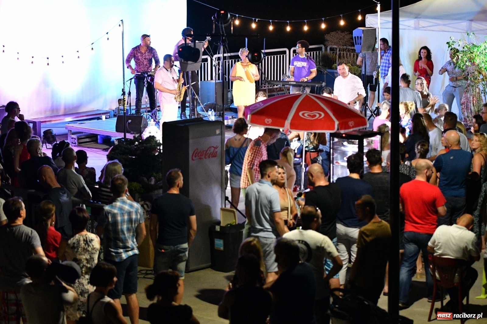 Zdjęcie w galerii na portalu naszraciborz.pl: Kubańskie rytmy rozbujały betonową przystań  wiadomości z regionu