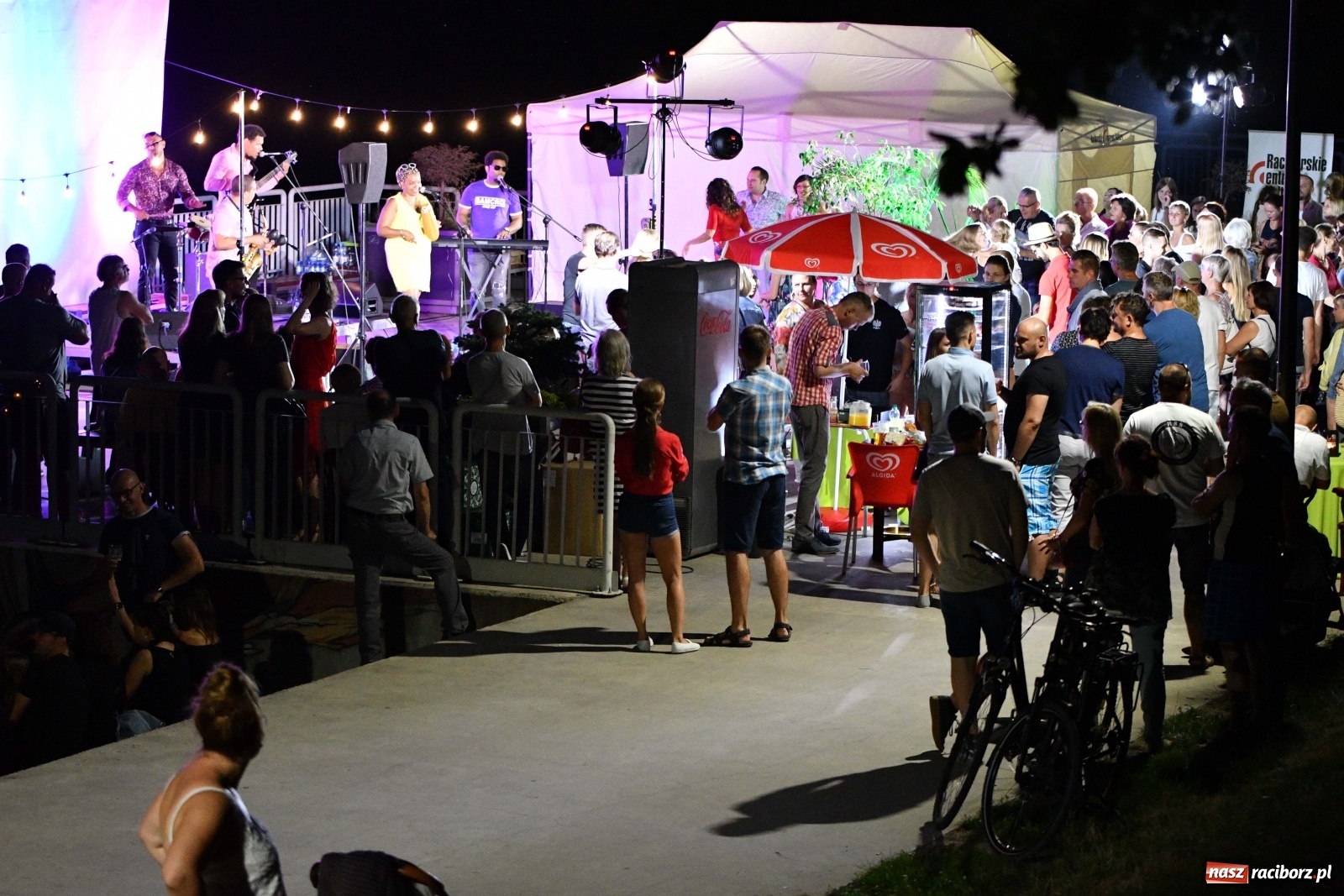 Zdjęcie w galerii na portalu naszraciborz.pl: Kubańskie rytmy rozbujały betonową przystań  wiadomości z regionu