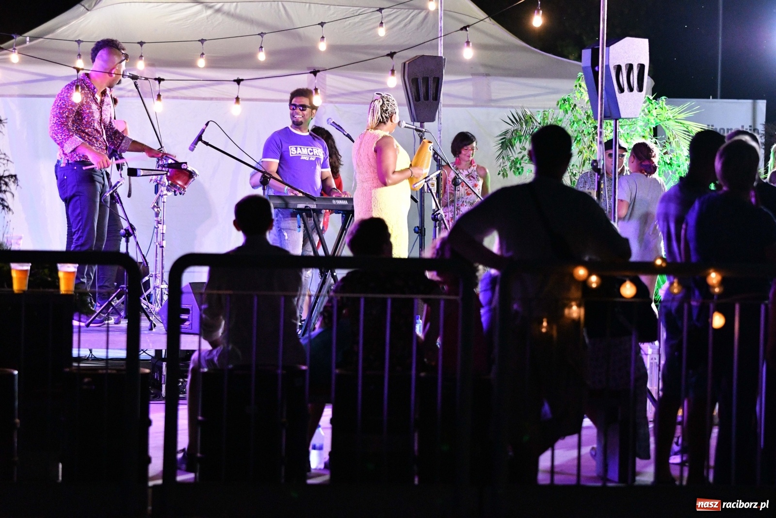 Zdjęcie w galerii na portalu naszraciborz.pl: Kubańskie rytmy rozbujały betonową przystań  wiadomości z regionu