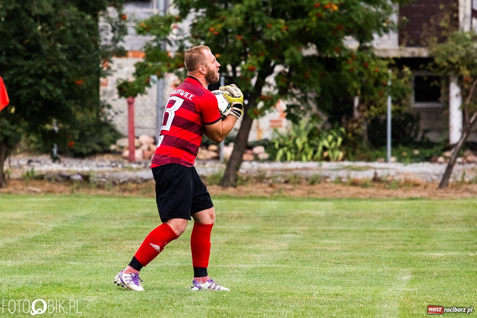 Zdjęcie w galerii na portalu naszraciborz.pl: Krzyżanowice kontra Gaszowice. Przy Dworcowej strzelali tylko w pierwszej połowie [FOTO] wiadomości z regionu