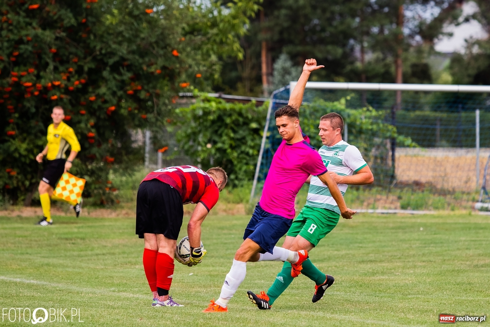 Zdjęcie w galerii na portalu naszraciborz.pl: Krzyżanowice kontra Gaszowice. Przy Dworcowej strzelali tylko w pierwszej połowie [FOTO] wiadomości z regionu