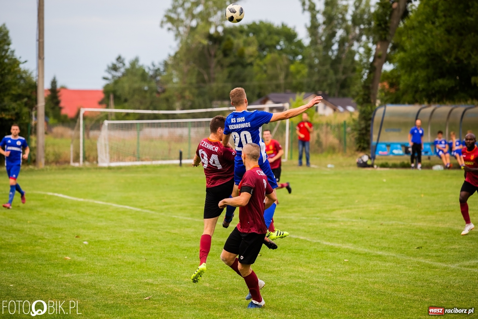 Zdjęcie w galerii na portalu naszraciborz.pl: Krzanowice zdobyły czernicki Zameczek [FOTO] wiadomości z regionu