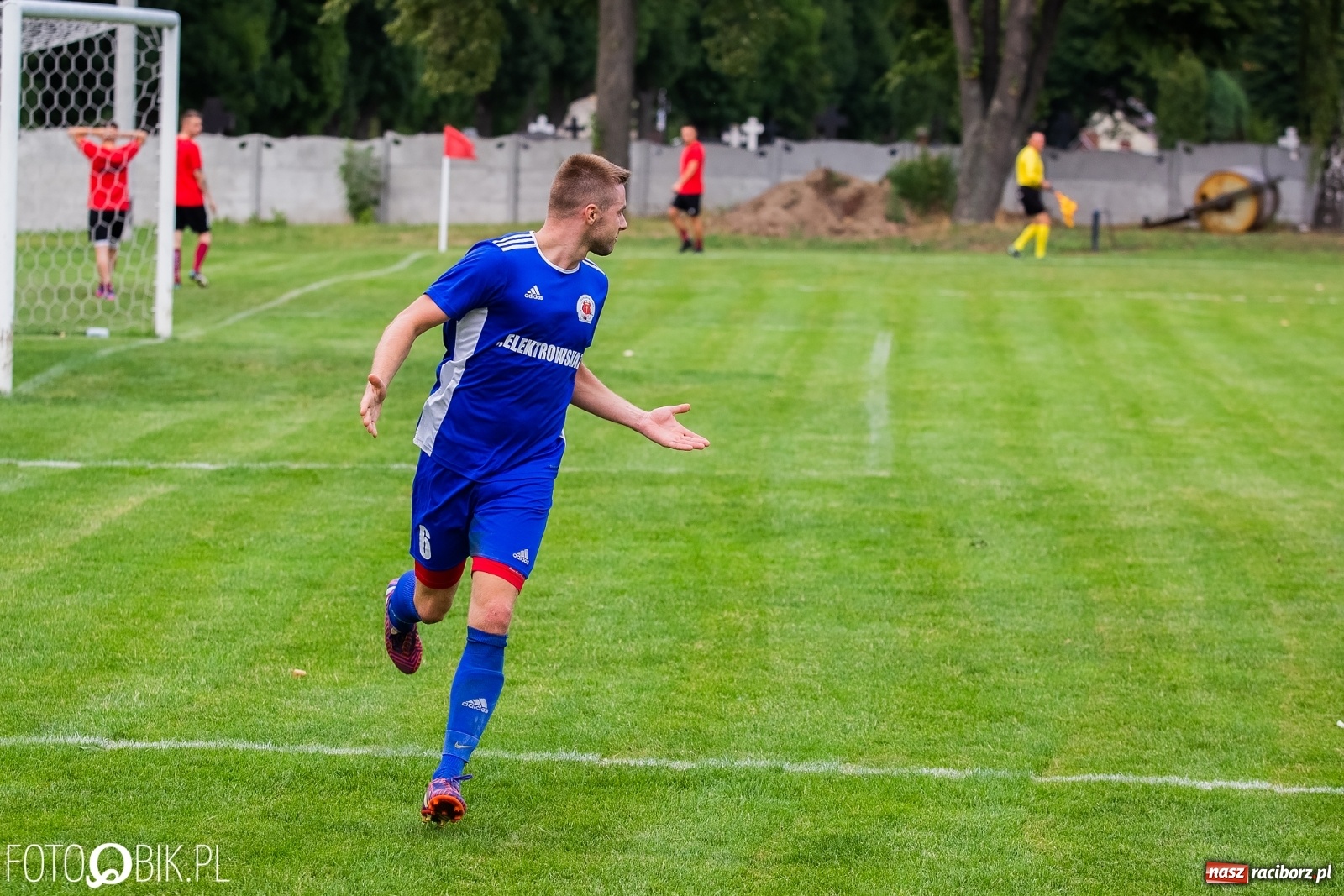 Zdjęcie w galerii na portalu naszraciborz.pl: Krzanowice zdobyły czernicki Zameczek [FOTO] wiadomości z regionu