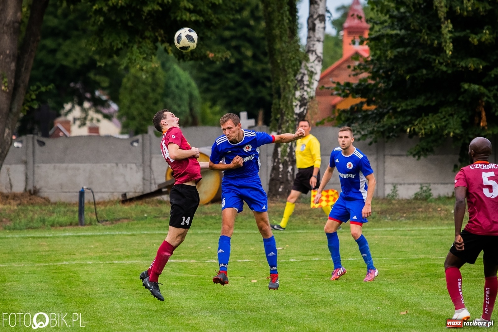 Zdjęcie w galerii na portalu naszraciborz.pl: Krzanowice zdobyły czernicki Zameczek [FOTO] wiadomości z regionu