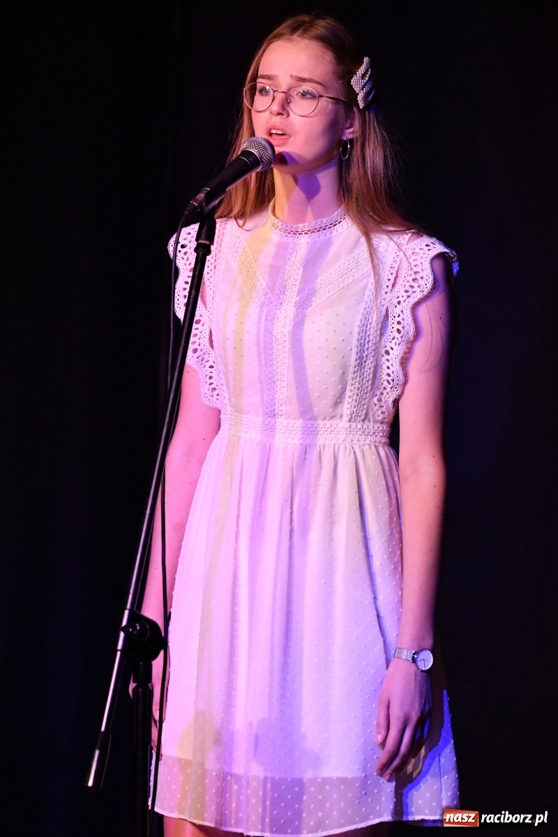 Zdjęcie w galerii na portalu naszraciborz.pl: Piosenki na zamku czar [FOTO i WIDEO]  wiadomości z regionu