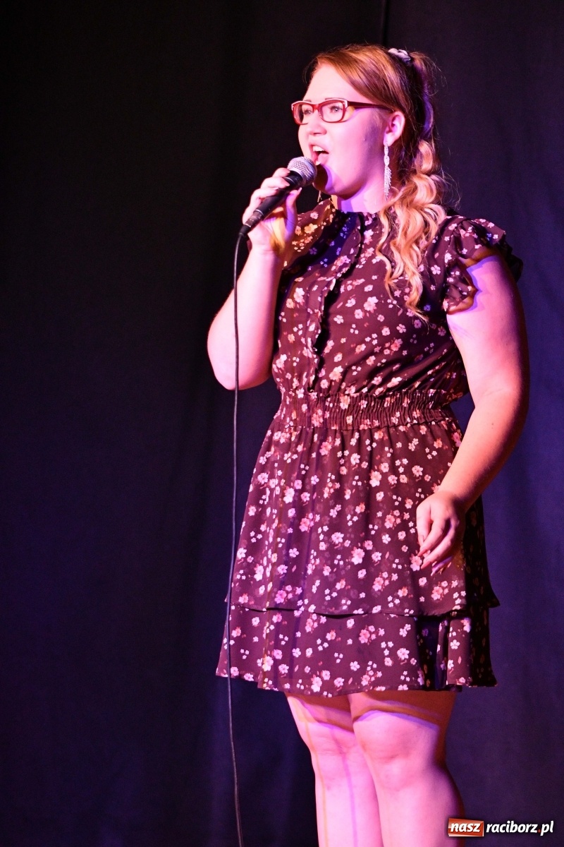 Zdjęcie w galerii na portalu naszraciborz.pl: Piosenki na zamku czar [FOTO i WIDEO]  wiadomości z regionu