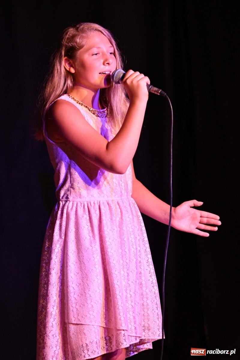 Zdjęcie w galerii na portalu naszraciborz.pl: Piosenki na zamku czar [FOTO i WIDEO]  wiadomości z regionu