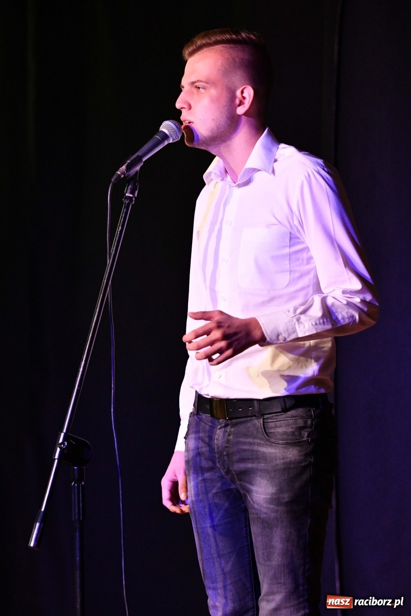 Zdjęcie w galerii na portalu naszraciborz.pl: Piosenki na zamku czar [FOTO i WIDEO]  wiadomości z regionu