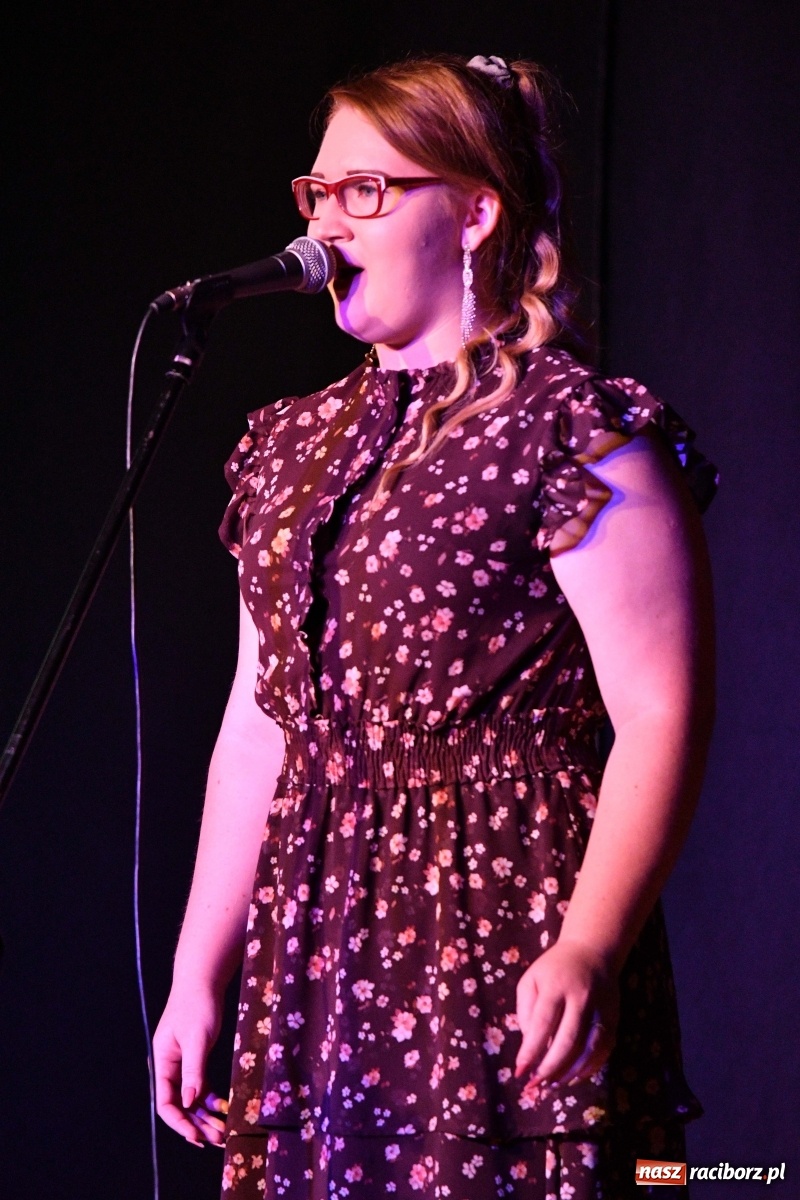 Zdjęcie w galerii na portalu naszraciborz.pl: Piosenki na zamku czar [FOTO i WIDEO]  wiadomości z regionu