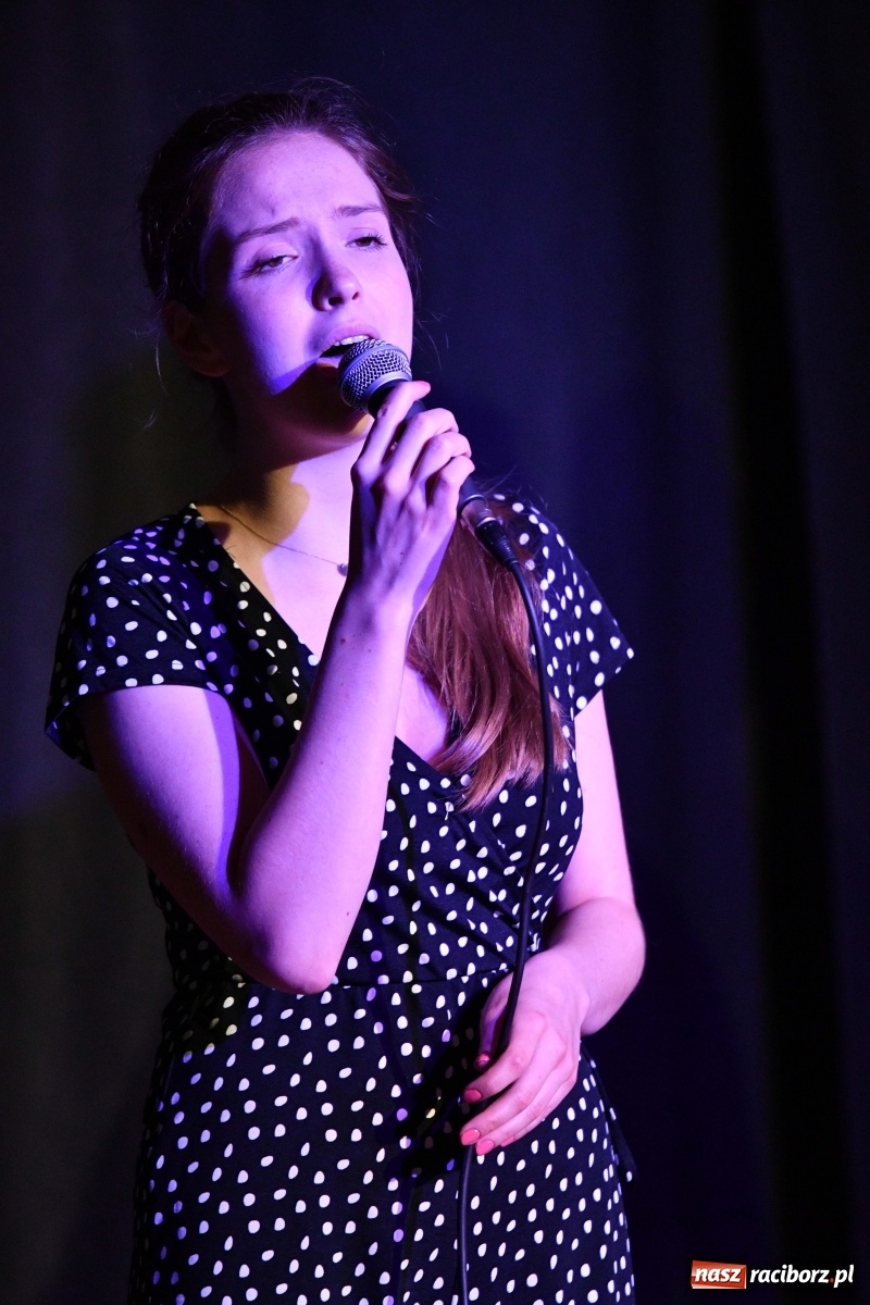 Zdjęcie w galerii na portalu naszraciborz.pl: Piosenki na zamku czar [FOTO i WIDEO]  wiadomości z regionu