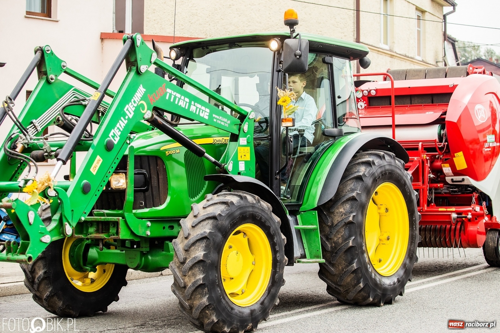 Zdjęcie w galerii na portalu naszraciborz.pl: Najnowsze i najdroższe ciągniki znajdziemy na podraciborskich wsiach [FOTO] wiadomości z regionu