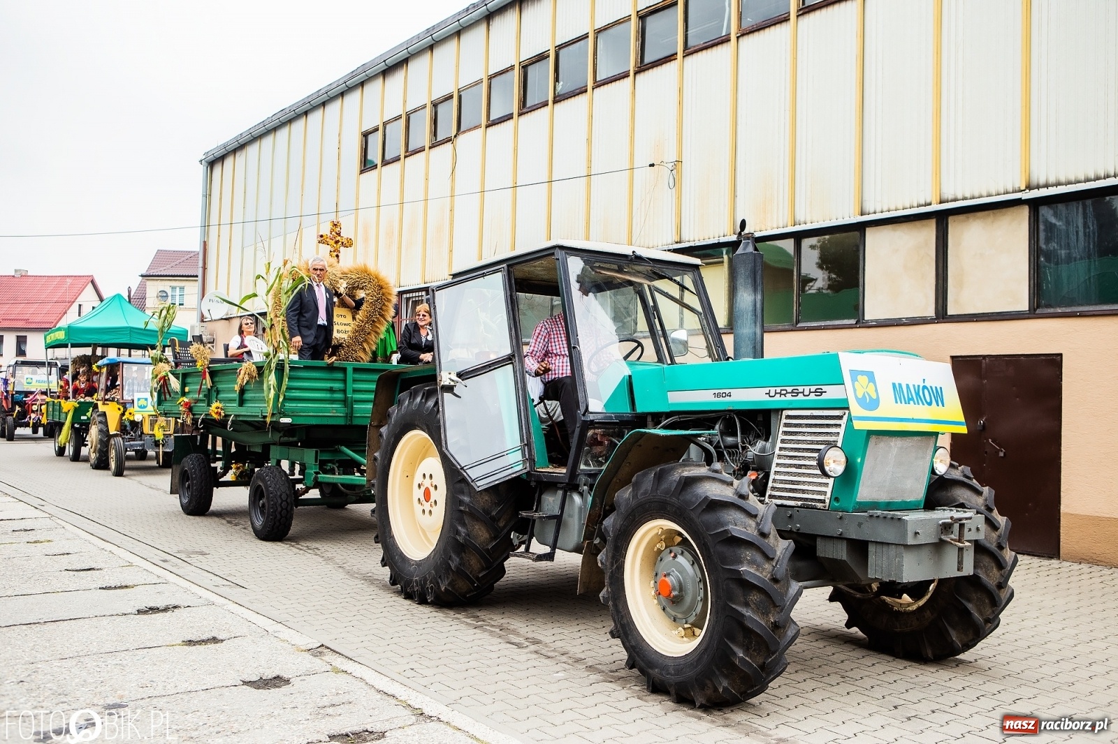 Zdjęcie w galerii na portalu naszraciborz.pl: Najnowsze i najdroższe ciągniki znajdziemy na podraciborskich wsiach [FOTO] wiadomości z regionu