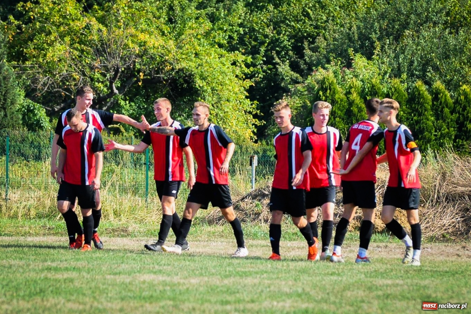 Zdjęcie w galerii na portalu naszraciborz.pl: Brzezie zgarnęło trzy punkty na początek sezonu [FOTO i WIDEO] wiadomości z regionu