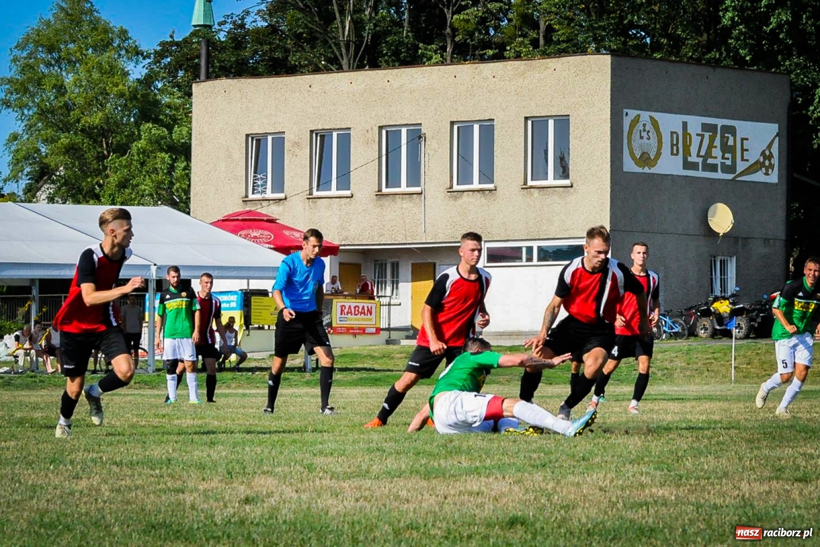 Zdjęcie w galerii na portalu naszraciborz.pl: Brzezie zgarnęło trzy punkty na początek sezonu [FOTO i WIDEO] wiadomości z regionu
