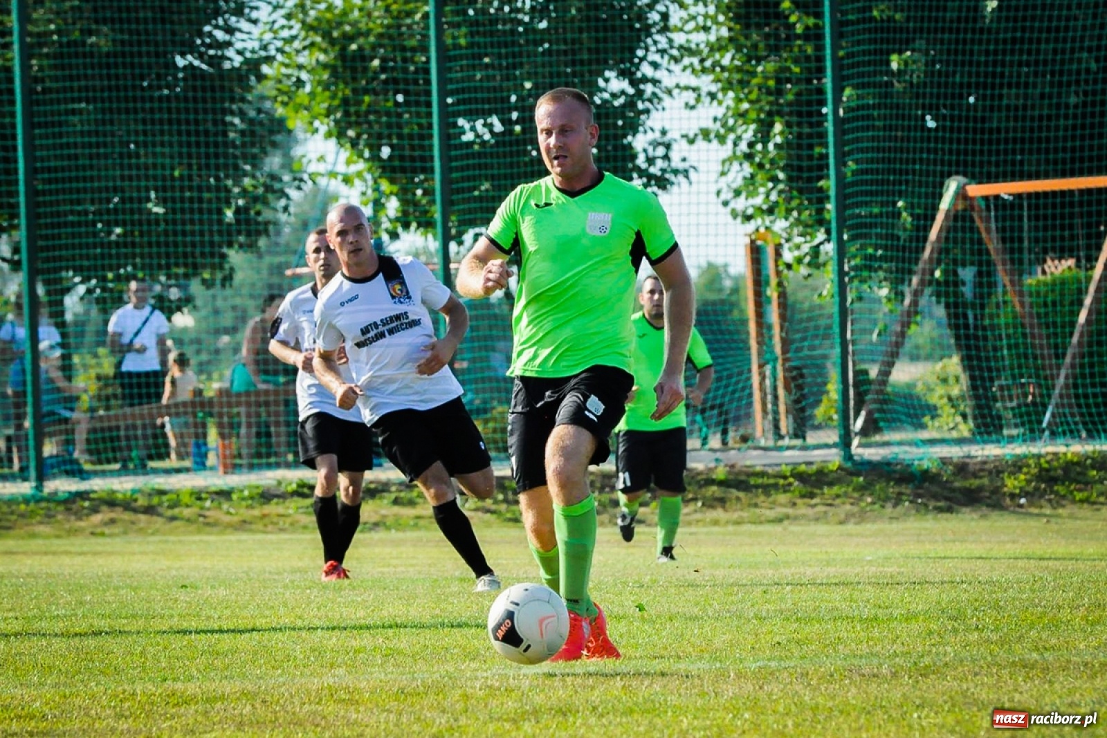 Zdjęcie w galerii na portalu naszraciborz.pl: Kobyla rozjechała sąsiadów z Kornowaca [FOTO i WIDEO] wiadomości z regionu