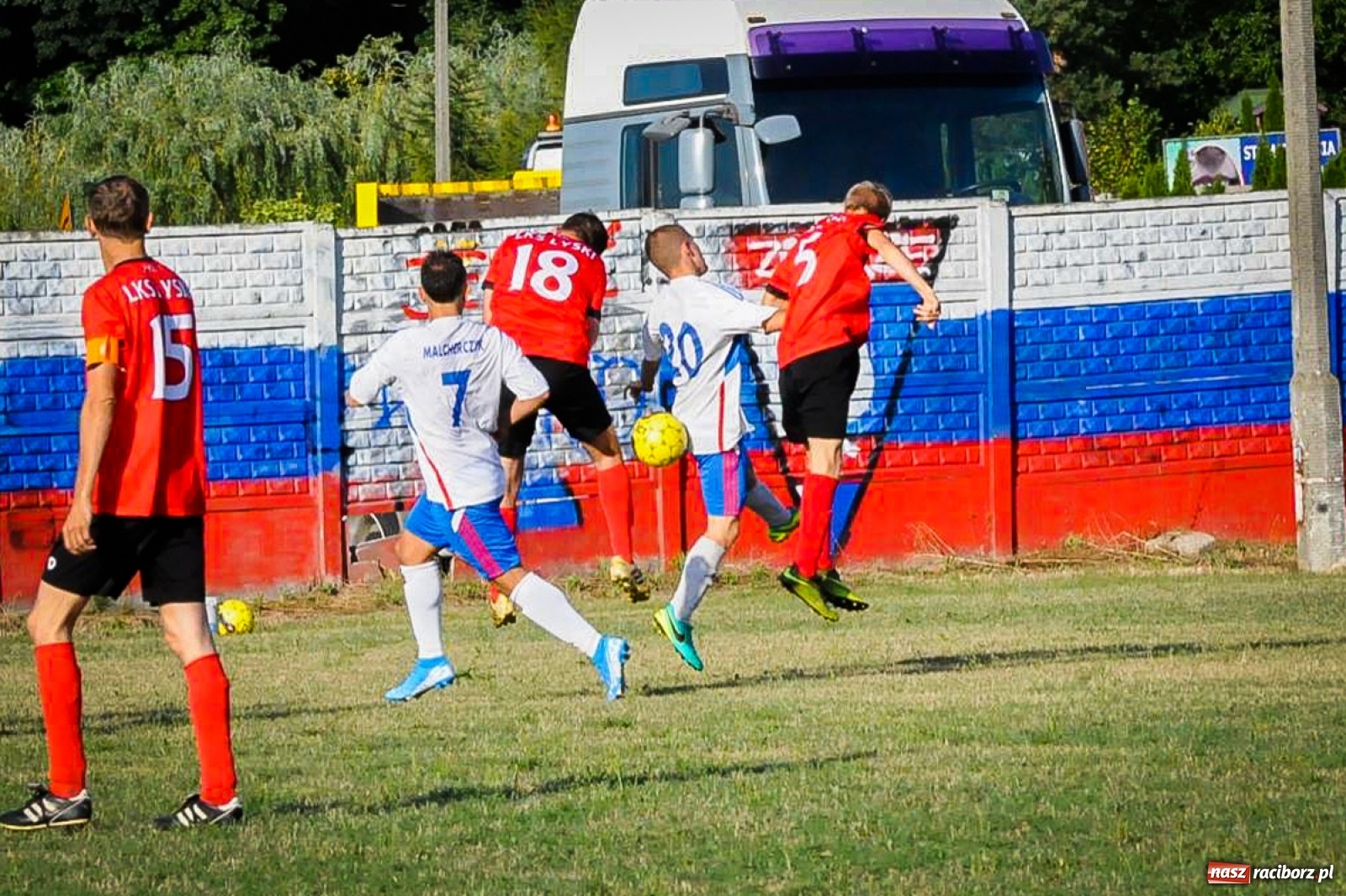 Zdjęcie w galerii na portalu naszraciborz.pl: Lyski wywiozły trzy punkty z Rzuchowa  wiadomości z regionu