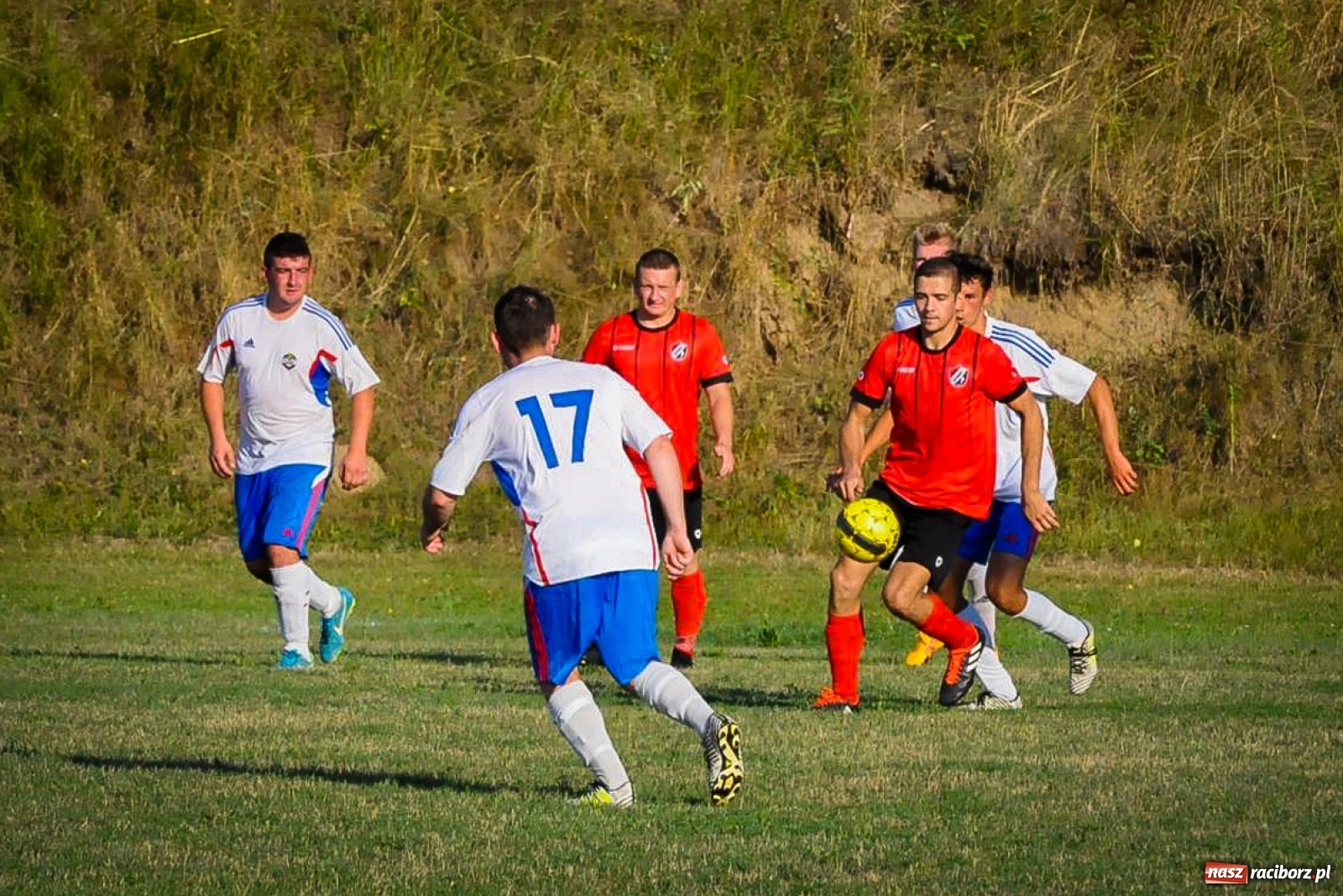 Zdjęcie w galerii na portalu naszraciborz.pl: Lyski wywiozły trzy punkty z Rzuchowa  wiadomości z regionu