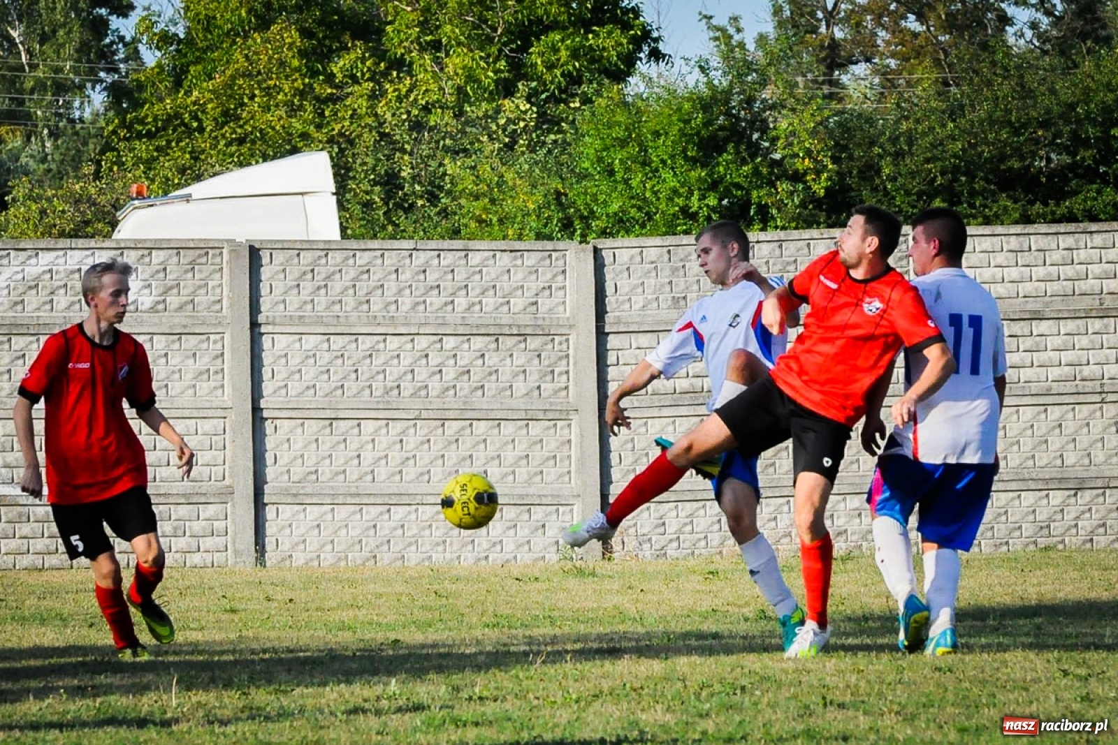 Zdjęcie w galerii na portalu naszraciborz.pl: Lyski wywiozły trzy punkty z Rzuchowa  wiadomości z regionu