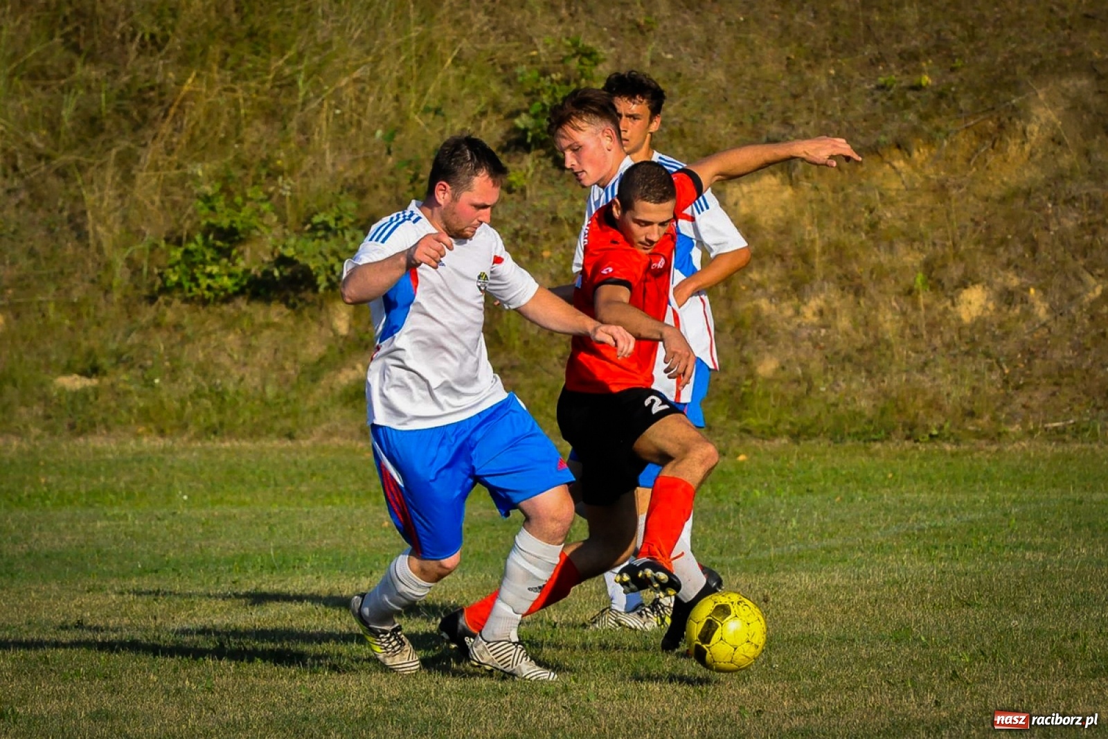Zdjęcie w galerii na portalu naszraciborz.pl: Lyski wywiozły trzy punkty z Rzuchowa  wiadomości z regionu