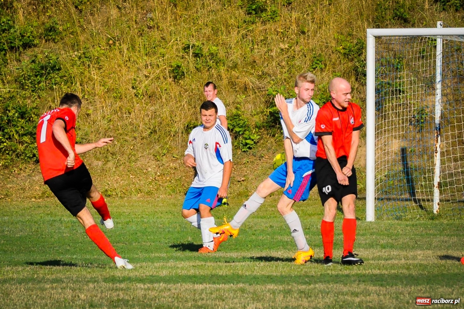 Zdjęcie w galerii na portalu naszraciborz.pl: Lyski wywiozły trzy punkty z Rzuchowa  wiadomości z regionu