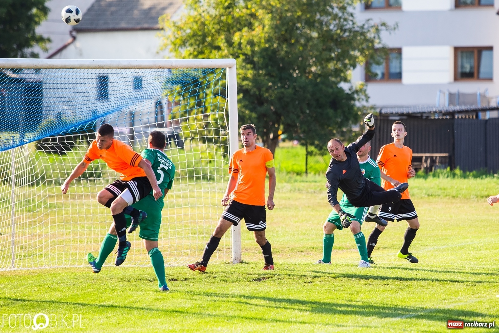 Zdjęcie w galerii na portalu naszraciborz.pl: Podział punktów na inaugurację sezonu w Studziennej wiadomości z regionu