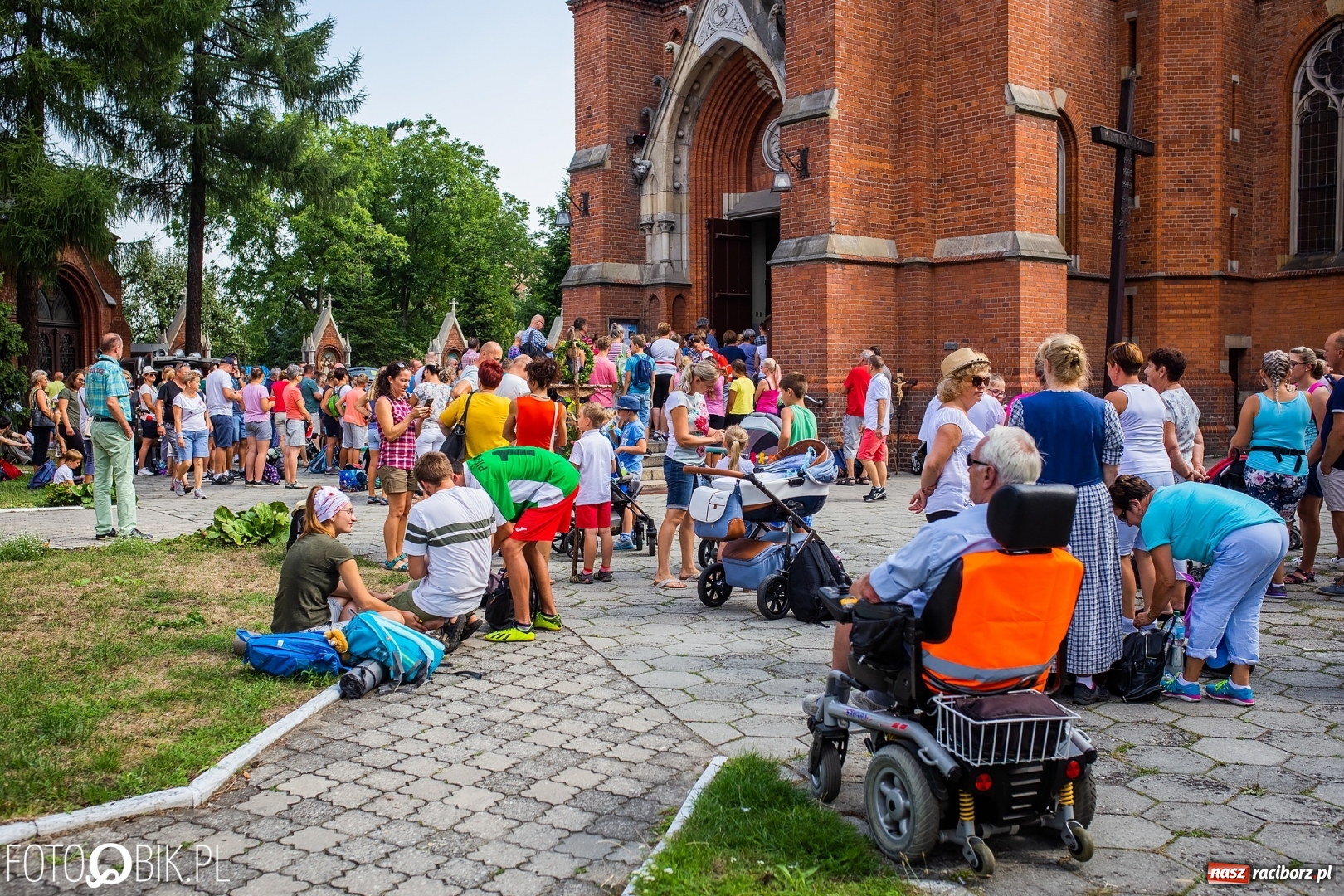 Zdjęcie w galerii na portalu naszraciborz.pl: Raciborska pielgrzymka już w drodze na Jasną Górę [FOTO i WIDEO]  wiadomości z regionu