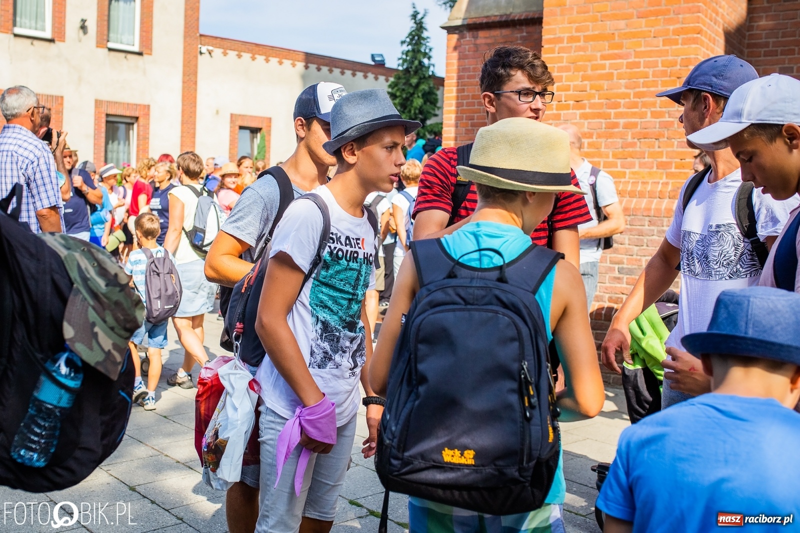 Zdjęcie w galerii na portalu naszraciborz.pl: Raciborska pielgrzymka już w drodze na Jasną Górę [FOTO i WIDEO]  wiadomości z regionu