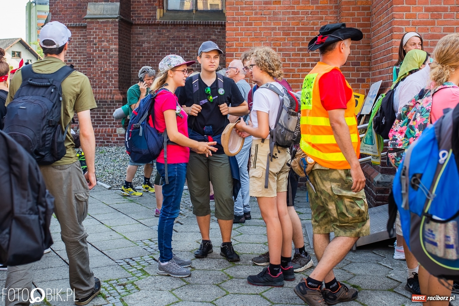 Zdjęcie w galerii na portalu naszraciborz.pl: Raciborska pielgrzymka już w drodze na Jasną Górę [FOTO i WIDEO]  wiadomości z regionu
