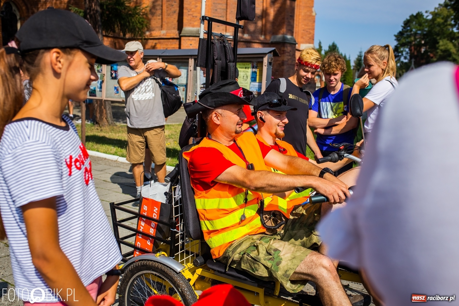 Zdjęcie w galerii na portalu naszraciborz.pl: Raciborska pielgrzymka już w drodze na Jasną Górę [FOTO i WIDEO]  wiadomości z regionu