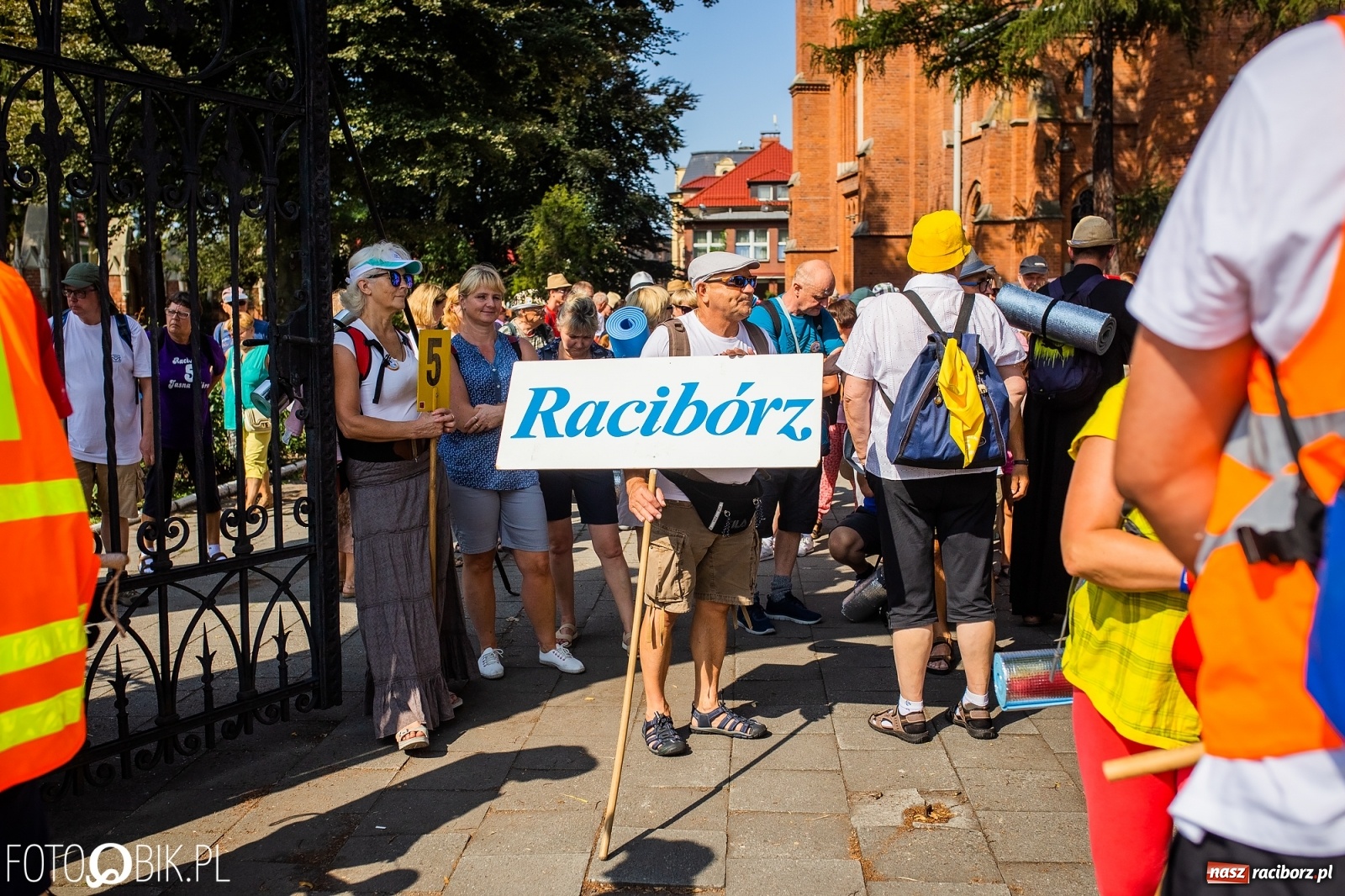 Zdjęcie w galerii na portalu naszraciborz.pl: Raciborska pielgrzymka już w drodze na Jasną Górę [FOTO i WIDEO]  wiadomości z regionu