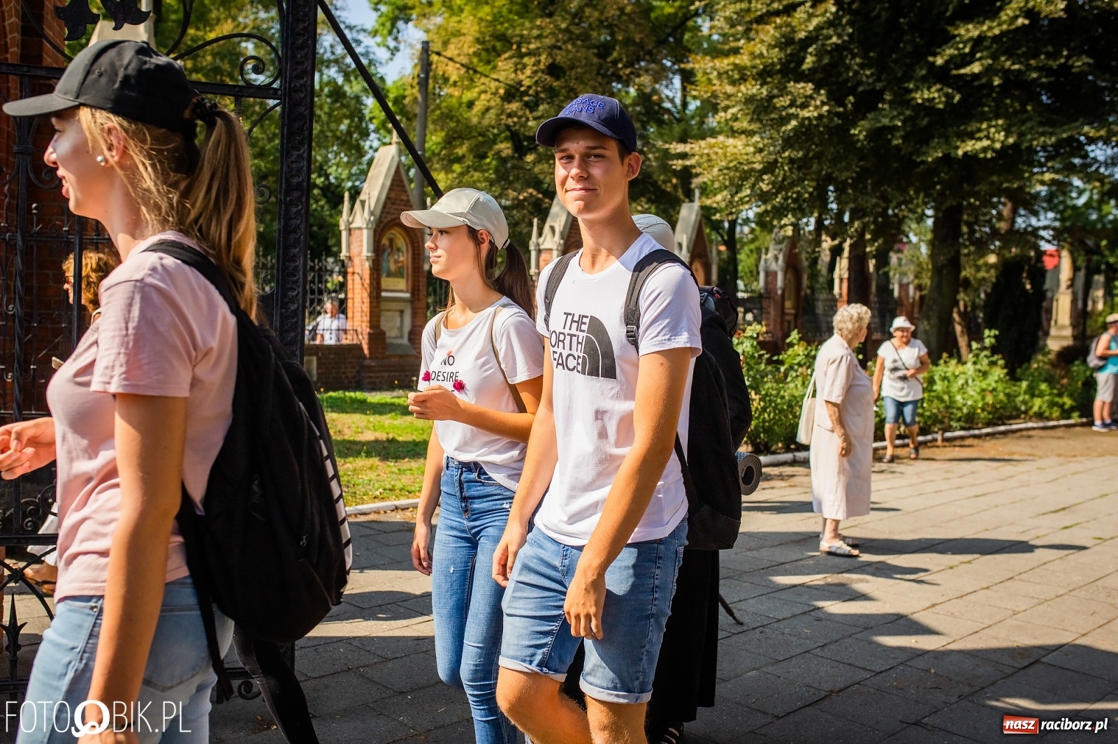 Zdjęcie w galerii na portalu naszraciborz.pl: Raciborska pielgrzymka już w drodze na Jasną Górę [FOTO i WIDEO]  wiadomości z regionu