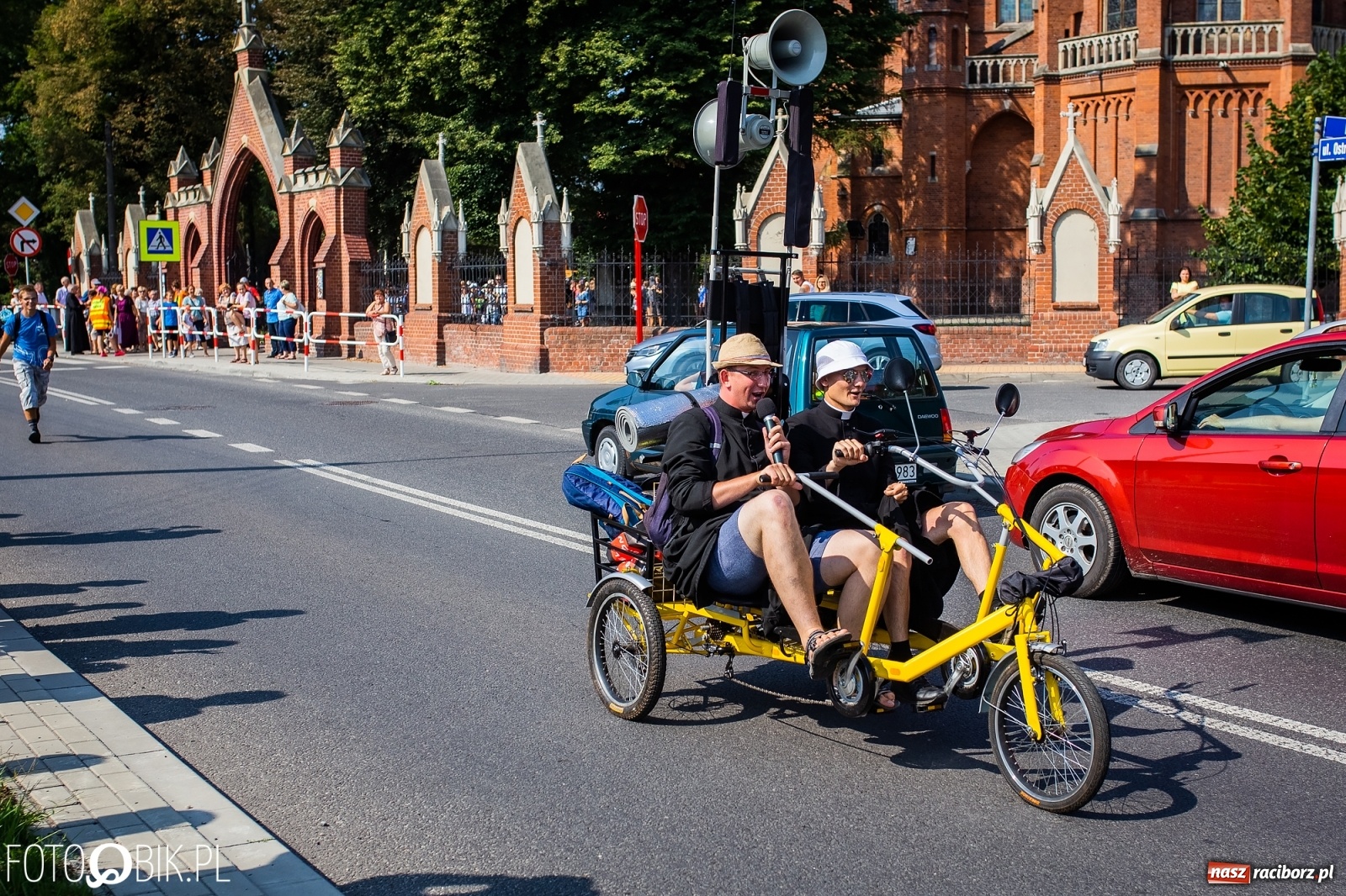 Zdjęcie w galerii na portalu naszraciborz.pl: Raciborska pielgrzymka już w drodze na Jasną Górę [FOTO i WIDEO]  wiadomości z regionu