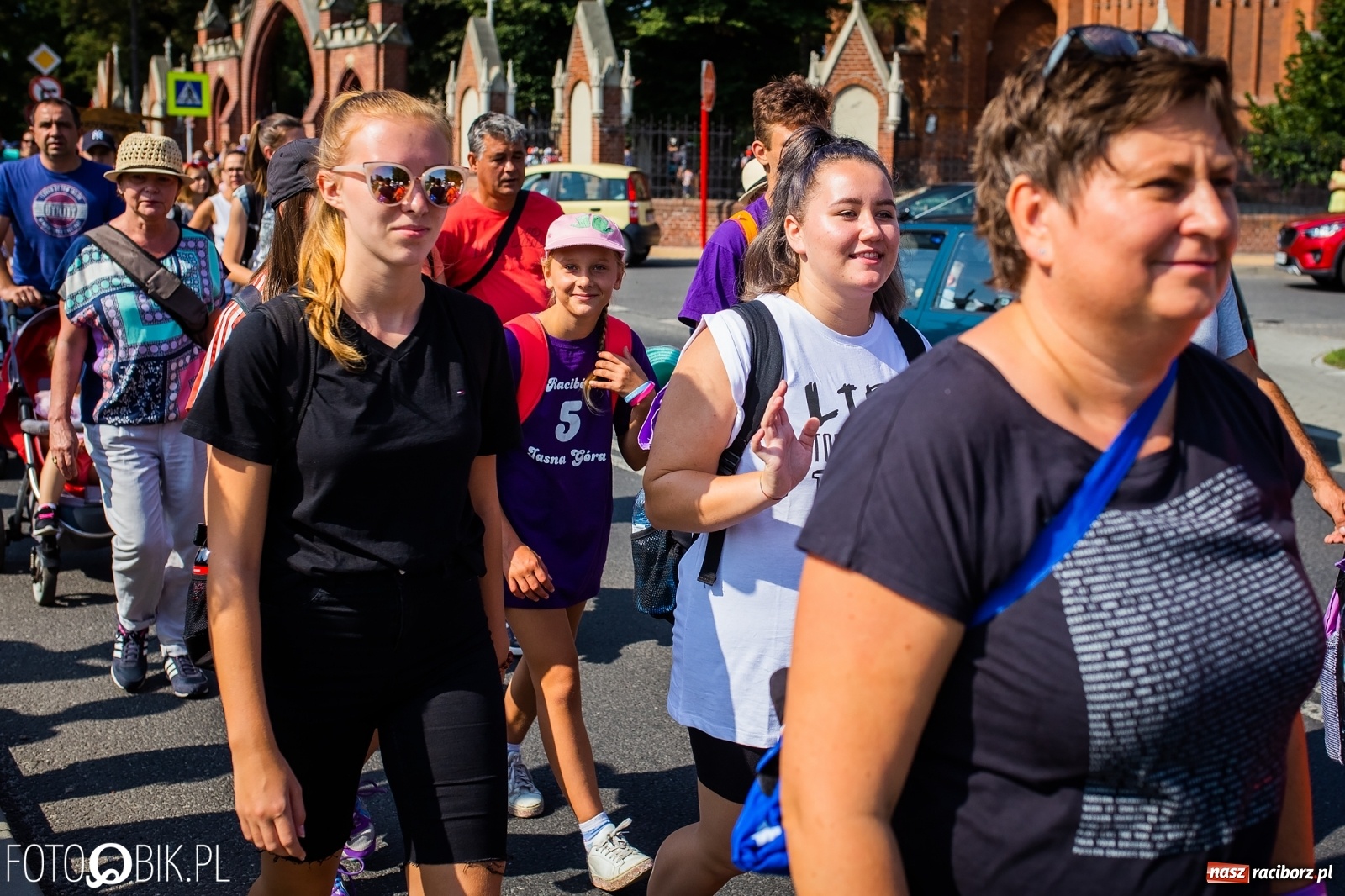 Zdjęcie w galerii na portalu naszraciborz.pl: Raciborska pielgrzymka już w drodze na Jasną Górę [FOTO i WIDEO]  wiadomości z regionu