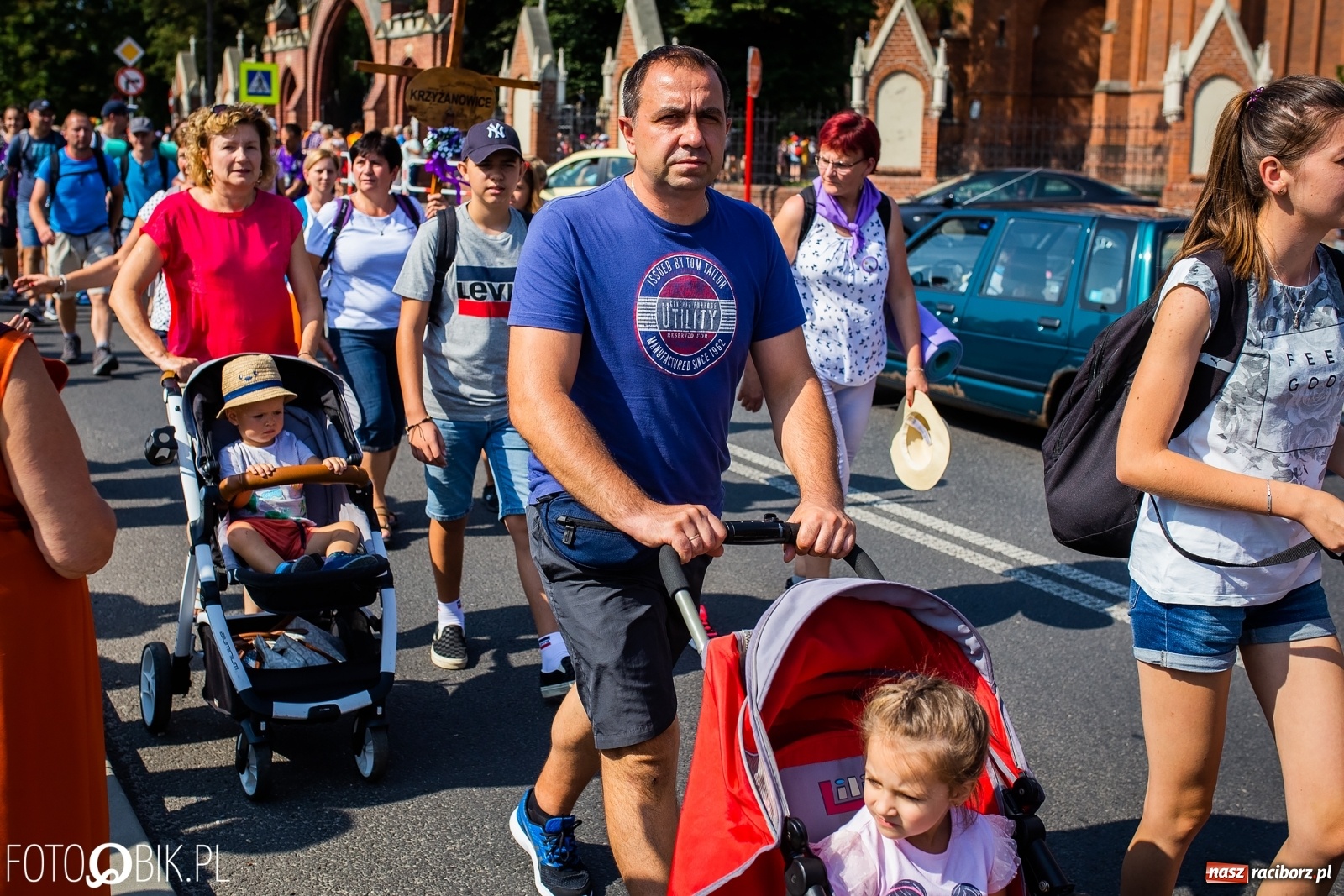 Zdjęcie w galerii na portalu naszraciborz.pl: Raciborska pielgrzymka już w drodze na Jasną Górę [FOTO i WIDEO]  wiadomości z regionu