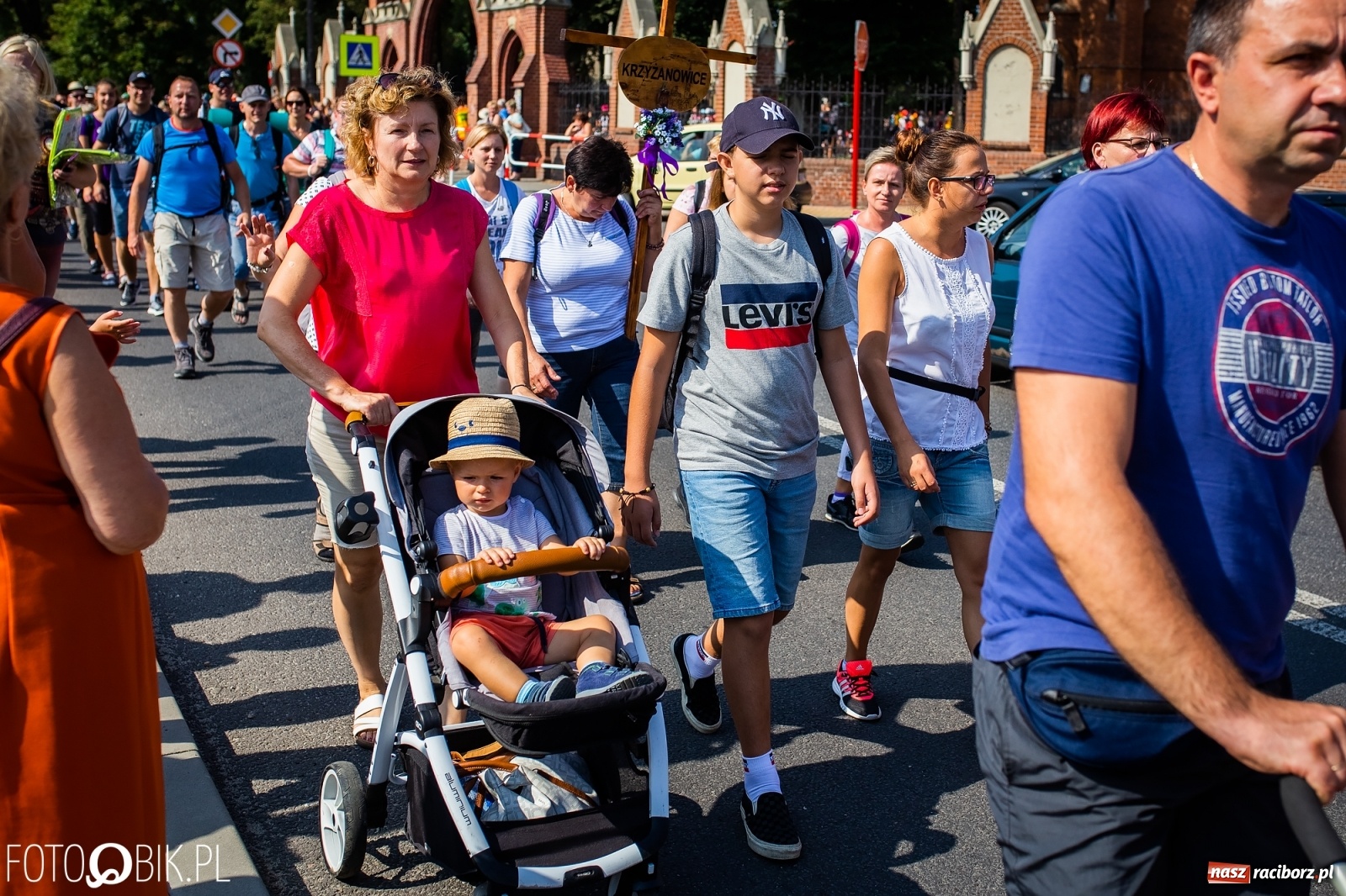 Zdjęcie w galerii na portalu naszraciborz.pl: Raciborska pielgrzymka już w drodze na Jasną Górę [FOTO i WIDEO]  wiadomości z regionu